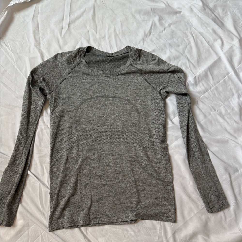 lululemon athletica Gray Long Sleeve Top size 10